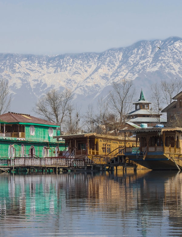 Nigeen Lake houseboats