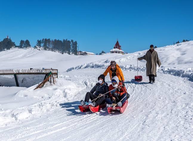 Thajiwas Glacier Sledging photo 4