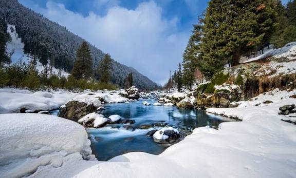 4 Nights / 5 Days Kashmir Tour Package