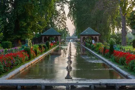 5 Nights / 6 Days Kashmir Honeymoon Package photo 2